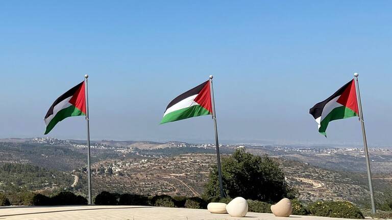 السلطة الفلسطينية بصدد إعادة سفيريها إلى الإمارات والبحرين