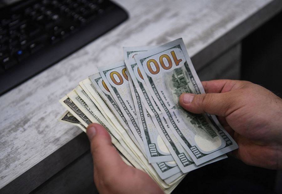 دولار السوق السوداء... كم سجّل اليوم؟