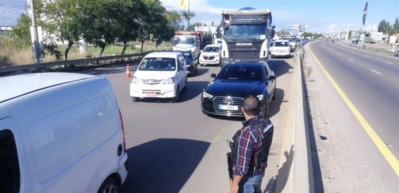 زحمة سير عند مداخل الجنوب والسبب سجناء بعبدا!