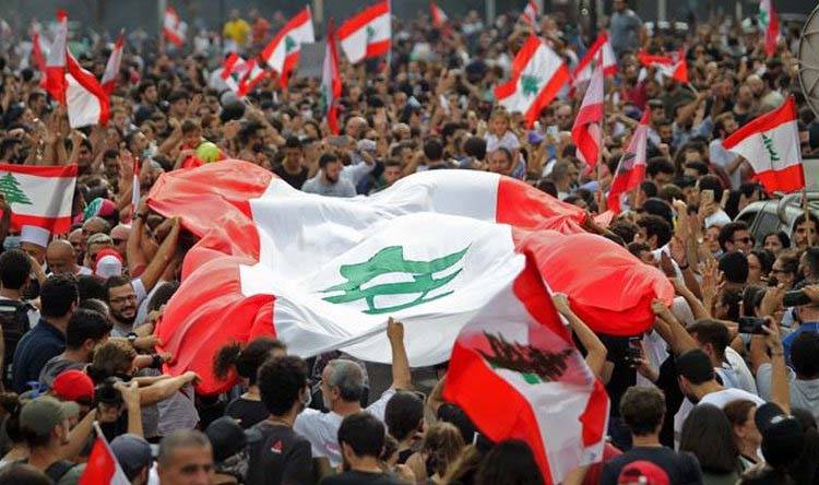 هـل انتـهـت «ثــورة 17 تشريـن» بسبـب عشوائية المـواقــف والمطـالـب ؟
غياب القائد وسيطرة الطائفية والطابور الخامس وقفت أحجار عثرة امامها.. !