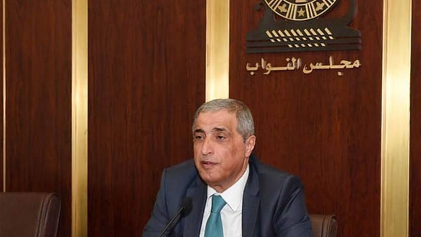 هاشم: قرار خفض الاحتياط الالزامي بذريعة اطالة فترة الدعم سيكون على حساب المودعين
