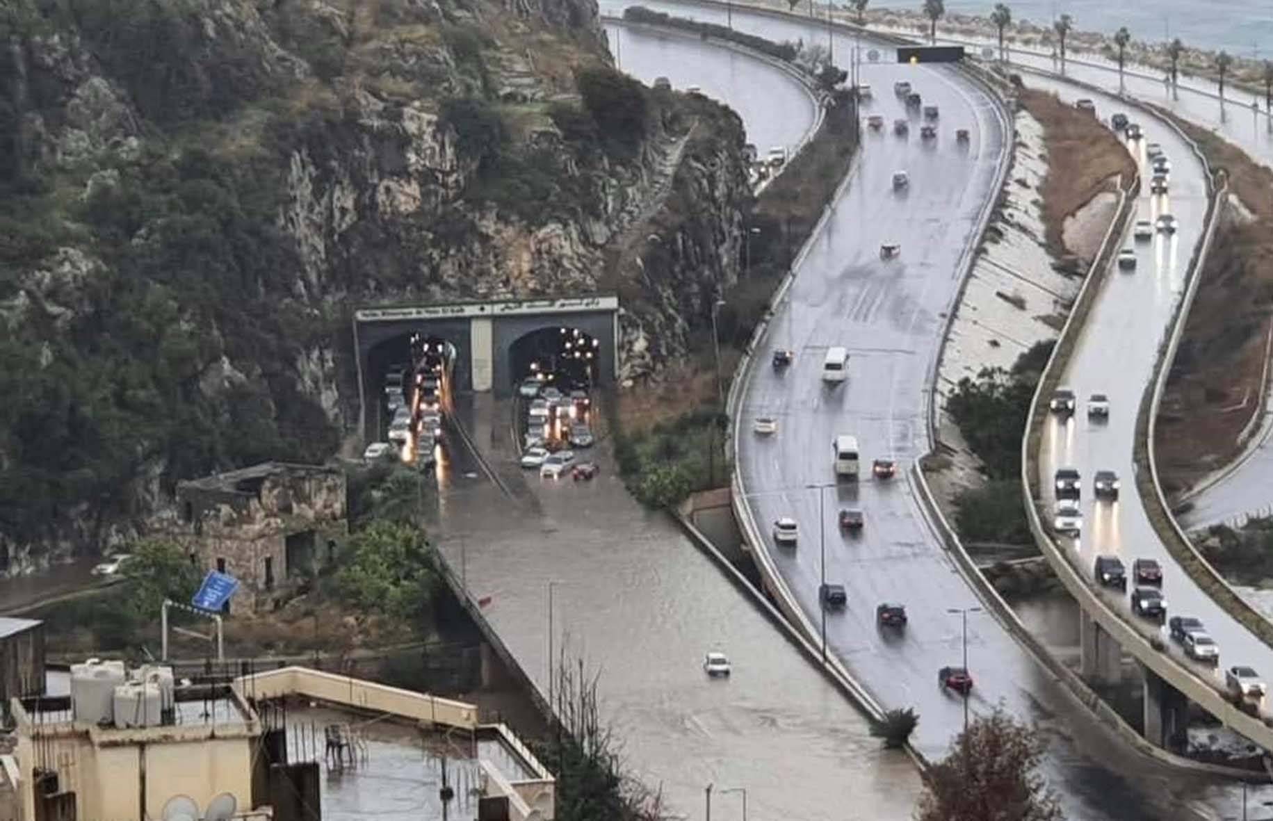 بعد اغتيال زاده في إيران.. تخوف من عمل أمني كبير في بيروت ودمشق
لبنان في «غرفة الانعاش الفرنسية» اقتصادياً.. وماكرون يفصل «الدعم الانساني» عن الاصلاحات