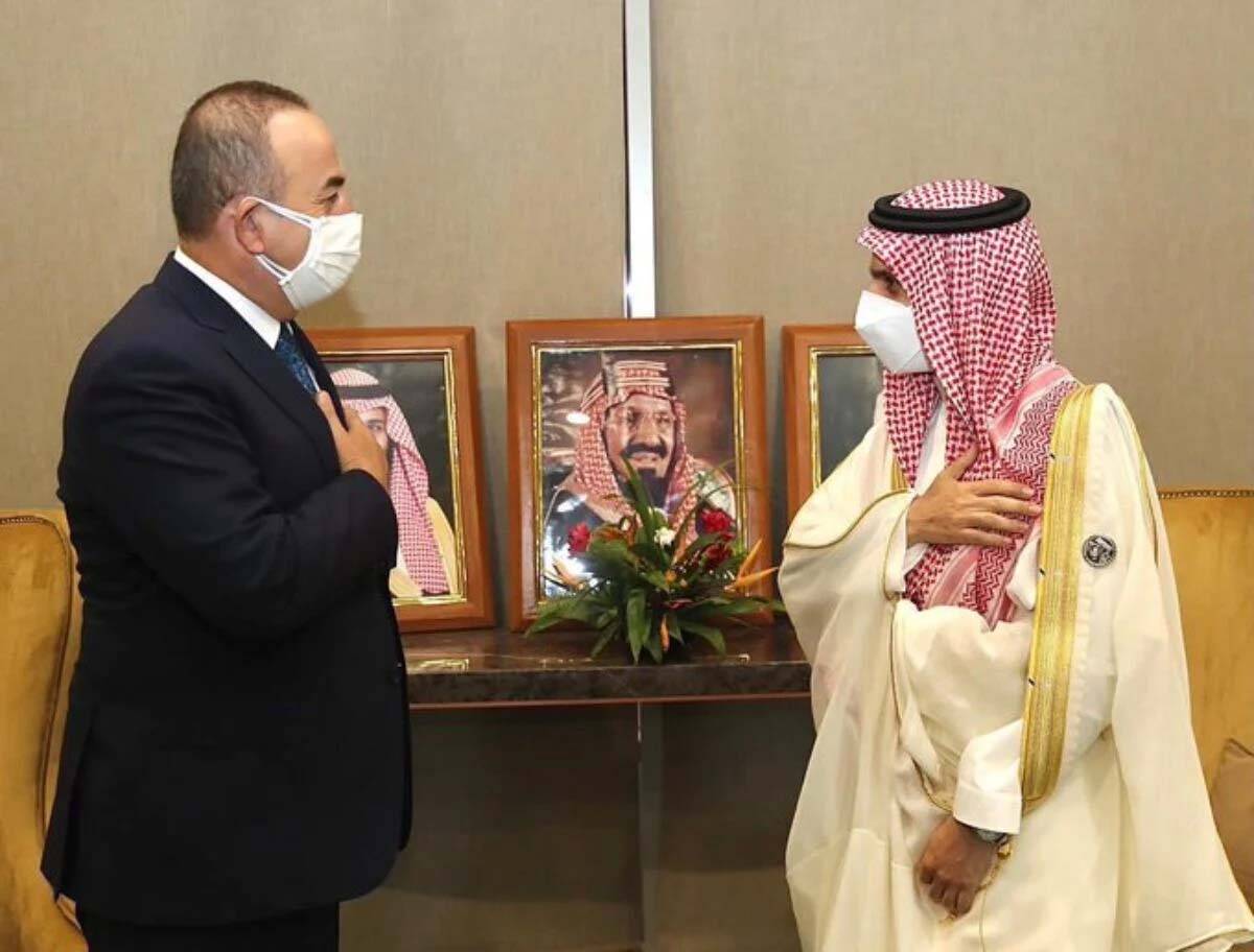 «رويترز»: الملك سلمان لم يبلغ بزيارة نتنياهو
اجتماع بين وزير الخارجية التركي ونظيره السعودي