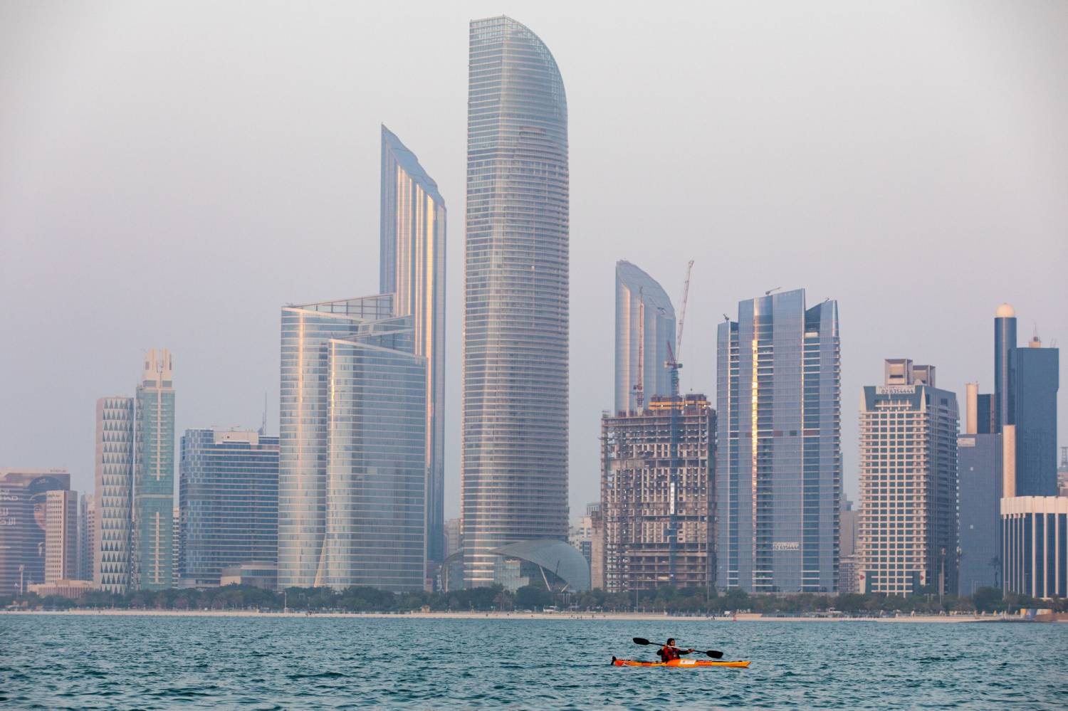 منح وقروض سكنية بقيمة 7.2 مليار درهم لمواطني أبوظبي