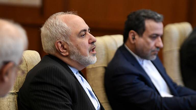 ظريف يخاطب رواد "تويتر" من الروس بشأن اغتيال العالم النووي الإيراني