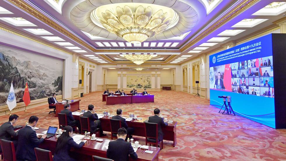 روسيا تدعو منظمة شنغهاي للتعاون لاستبدال الدولار بعملات وطنية في التجارة