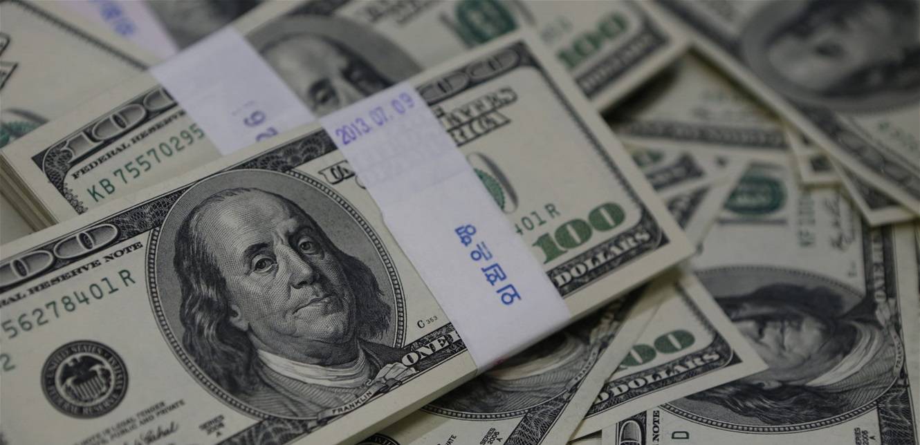 بعد تراجعه أمس.. كيف افتتح سعر الدولار في السوق السوداء؟