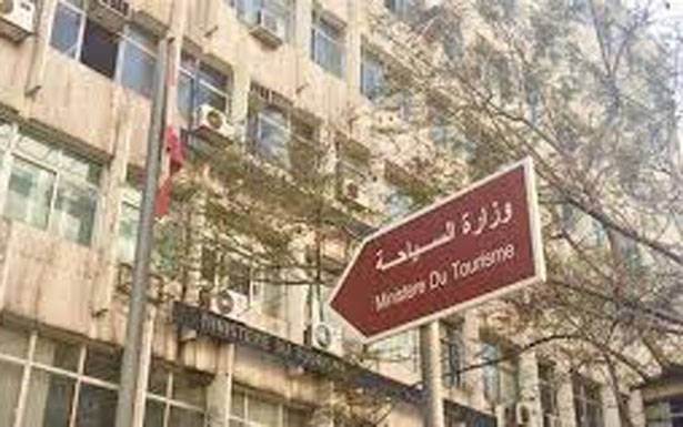 «السياحة» تعمم إجراءات إعادة فتح المطــاعــم والمقاهي والمـــلاهــي