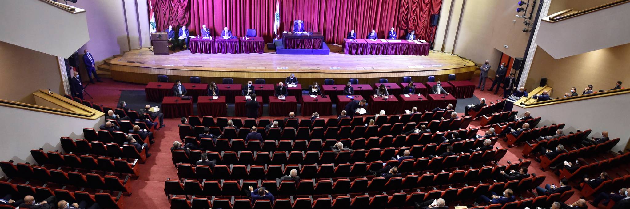 إنتهت الكيدية ضد مصرف لبنان وأقر مجلس النواب التدقيق الجنائي على كامل الوزارات والمجالس والصناديق
ترقب لانعقاد المؤتمر الدولي: حصول لبنان على المساعدات يفرمل الانهيار
المحققون الفرنسيون: إنفجار بيروت غير ناتج من اهمال ضيق النطاق
