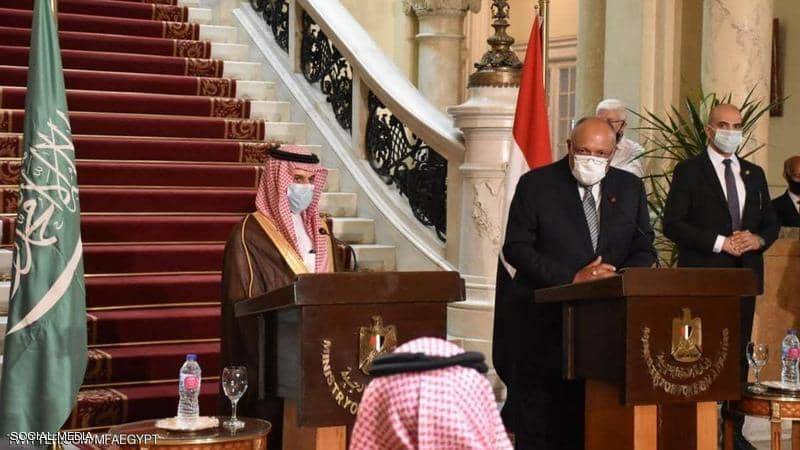 السعودية ومصر تؤكدان "رفض التدخلات في شؤون الدول العربية"