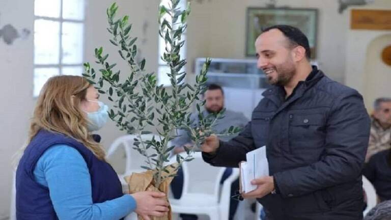 سوريا.. 8 مليارات ليرة ورسالة بخط أسماء الأسد مع كل غرسة لمتضرري الحرائق