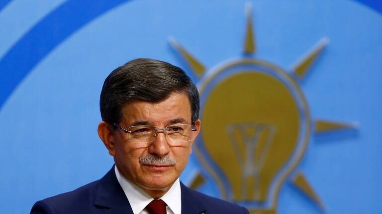 داوود أوغلو يطالب أردوغان بكشف هوية 