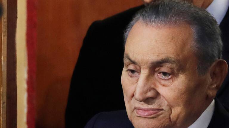 محامي مبارك: سنرفع دعوى للتعويض على تجميد أموال