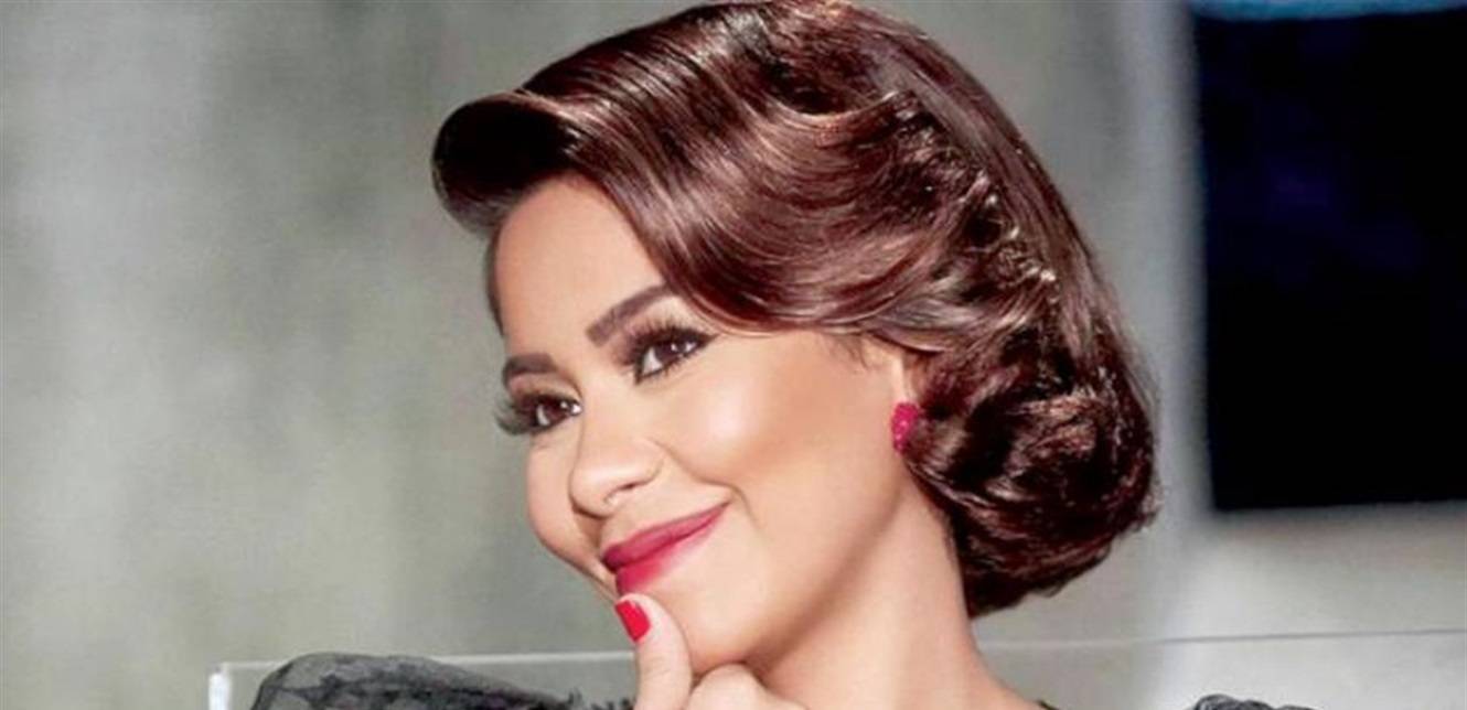 "شبيهة" شيرين عبد الوهاب تشغل الجمهور... هل هي نسخة عنها؟ (فيديو)