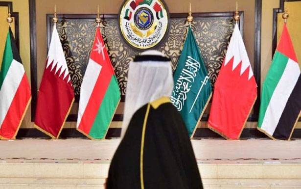 الكويت تعلن عن مباحثات مثمرة مع قطر.. والدوحة ترحب