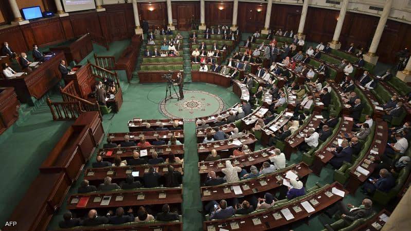 البرلمان التونسي.. عنف وشتائم ومطالبات باستقالة الغنوشي