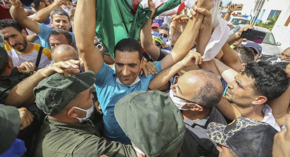 السجن سنة لمعارض جزائري بتهمة 
