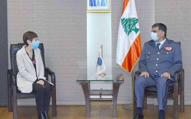 عثمان عرض مع جيرار تعزيز التنسيق مع مفوضيّة اللاجئين