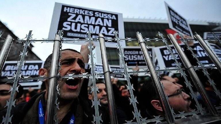 تركيا.. 6 سنوات سجن لصحفية بتهمة الإرهاب