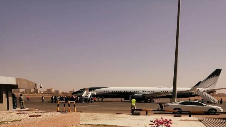 وزير الخارجية السعودي يصل إلى السودان