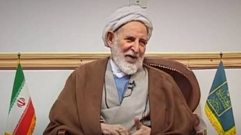 وفاة رئيس السلطة القضائية الإيرانية الأسبق آية الله محمد يزدي