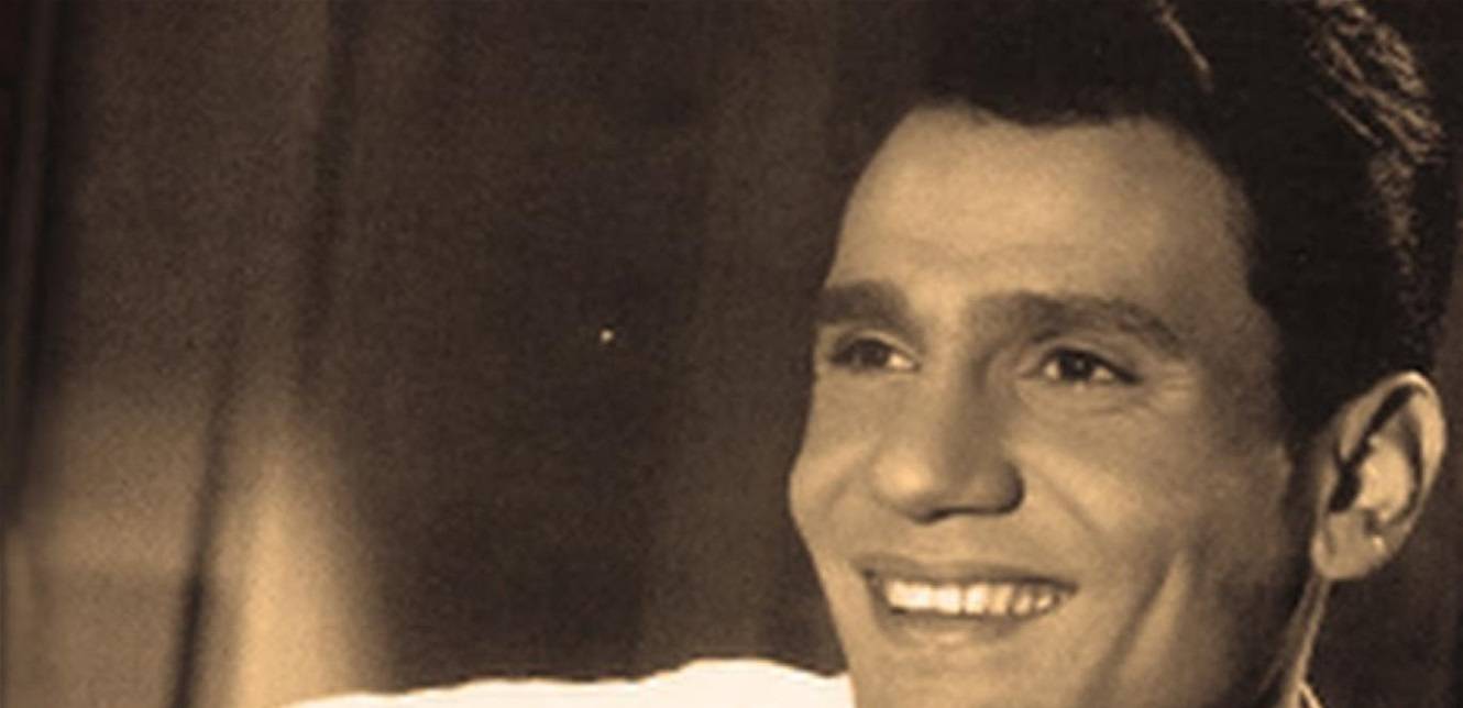 صورة نادرة لعبد الحليم حافظ وهو يبكي بشدة.. ما قصتها؟
