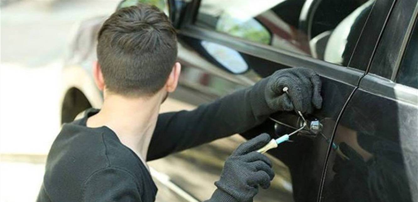عصابة لسرقة السيارات وتهريبها الى سوريا بقبضة المعلومات