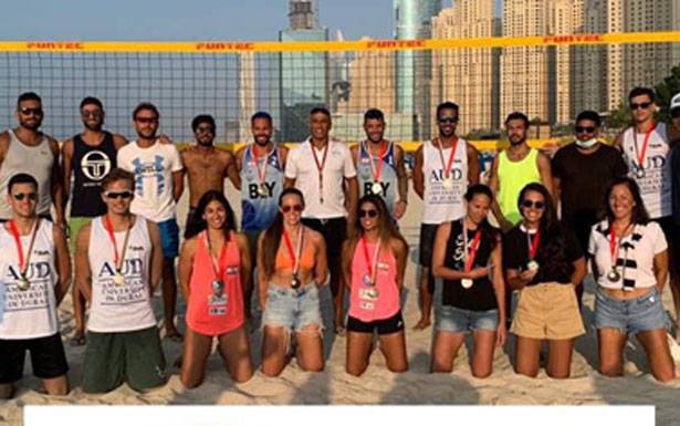 دورة اماراتية في «الطائرة الشاطئية» لبنان بطل الرجال ووصيف السيدات