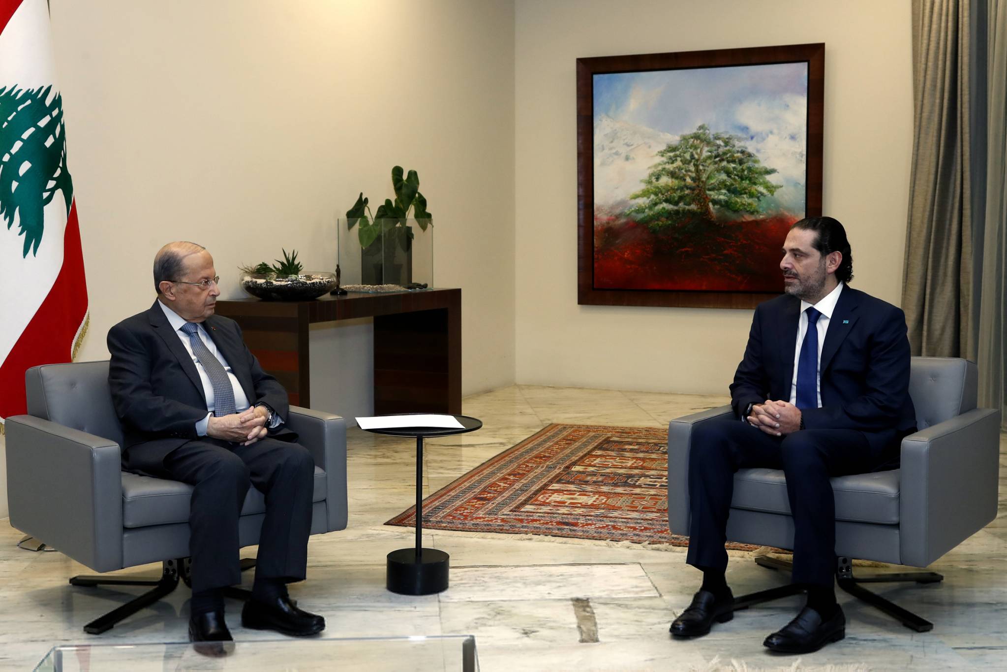 لماذا طارت الإيجابية التي سادت اللقاء الأخير بين الحريري وعون؟
الفرنسيّون يُطلقون مسعى جديداً لتشكيل الحكومة