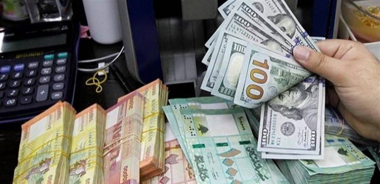 كيف افتتح الدولار في السوق السوداء؟