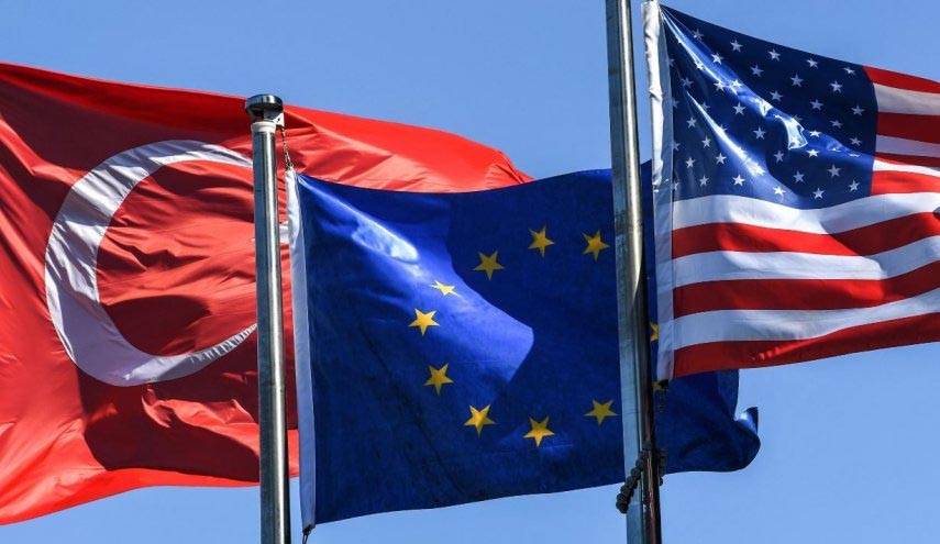 أردوغان : الدول العقلانية بأوروبا أفسدت المؤامرة
ترامب وقع رزمة عقوبات .. وماكرون رحب بالـ «حزم الأوروبي»