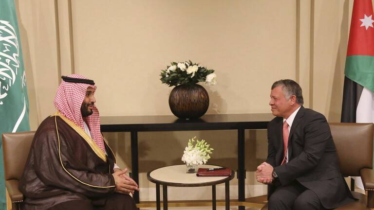 اتصال هاتفي بين العاهل الأردني وولي العهد السعودي.. ماذا تضمن؟