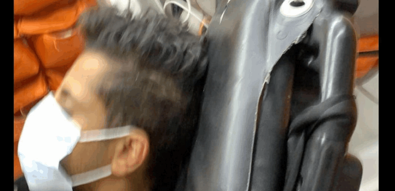 فنان عربي يعود الى الحياة بعد توقف قلبه في الاسعاف!