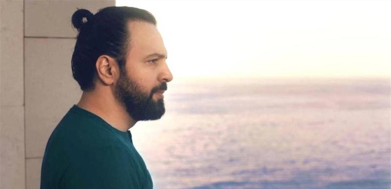 وسامة شقيق تيم حسن تشغل الجمهور... هل تفوق عليه؟ (صورة)