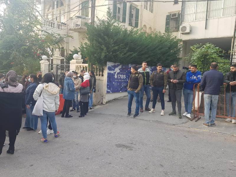 إعتصام لموظفي مياه لبنان الجنوبي في صيدا