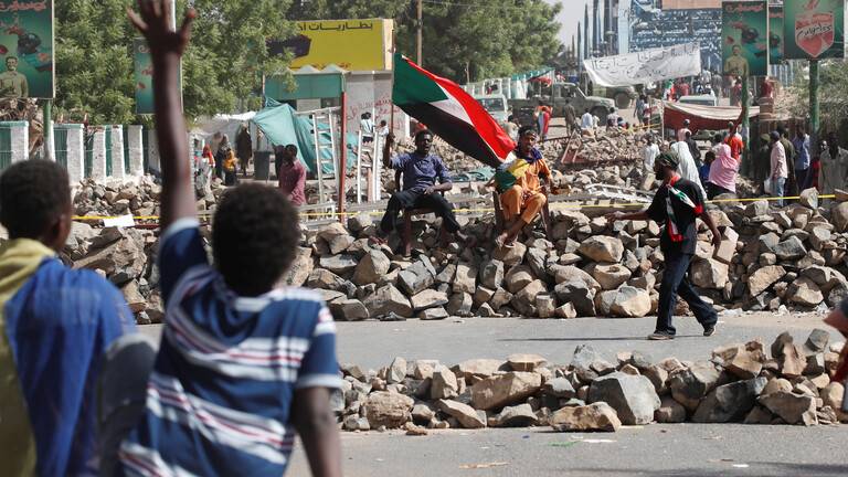 التحقيق مع عضو بمجلس السيادة السوداني في واقعة فض اعتصام القيادة العامة