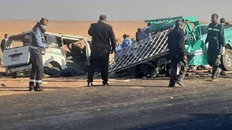 مصرع 12 شخصا بحادث تصادم قرب أسوان جنوب مصر