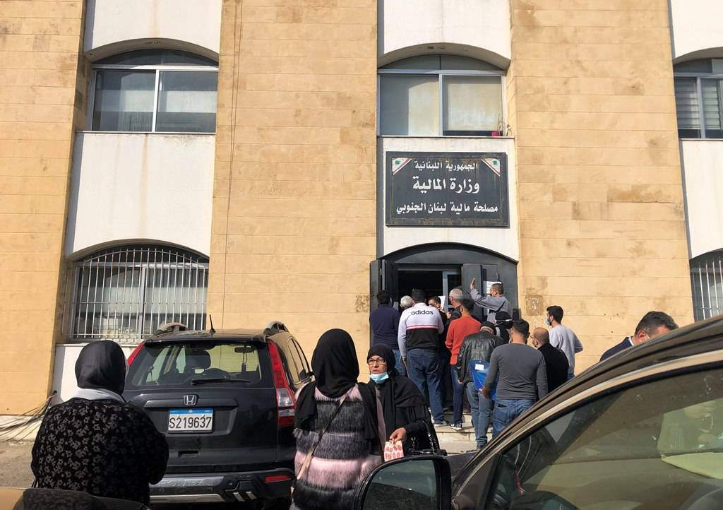 مالية صيدا عاودت العمل وإجراءات مشددة على مداخل السرايا تحسبا لتحرك مطلبي أمامها