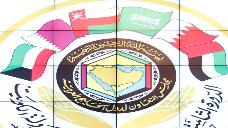 السيسي يشارك في القمة الخليجية بالرياض