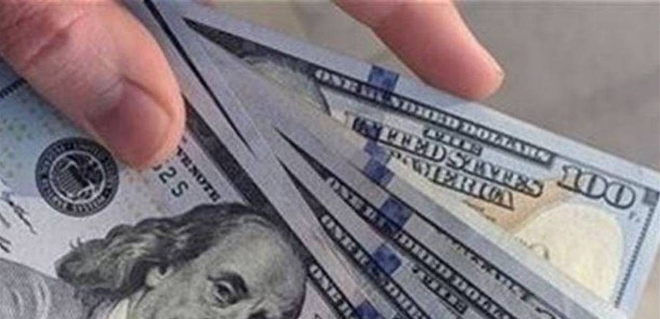 إنخفاض في سعر صرف الدولار ... كم سجل في السوق السوداء