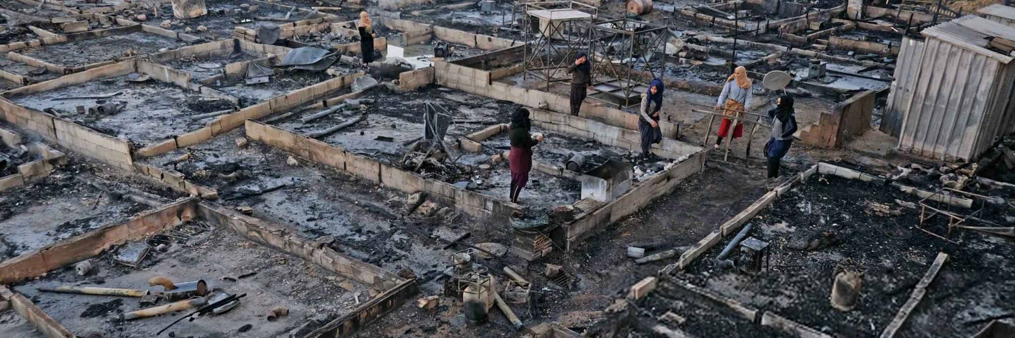 فوضــى اقتصاديــة ومالــية ونـــقديـــة وسياسية... فمن يــدفـــع الـــثـــمــــن ؟
إعادة تركيز الثروات لمصلحة التجّار.. والمـــواطـــن يـــزيـــد فقراً
خــطـــوات يجـــب القيام بها حكومياً لتفادي الـــتدهـــور الاجتماعي