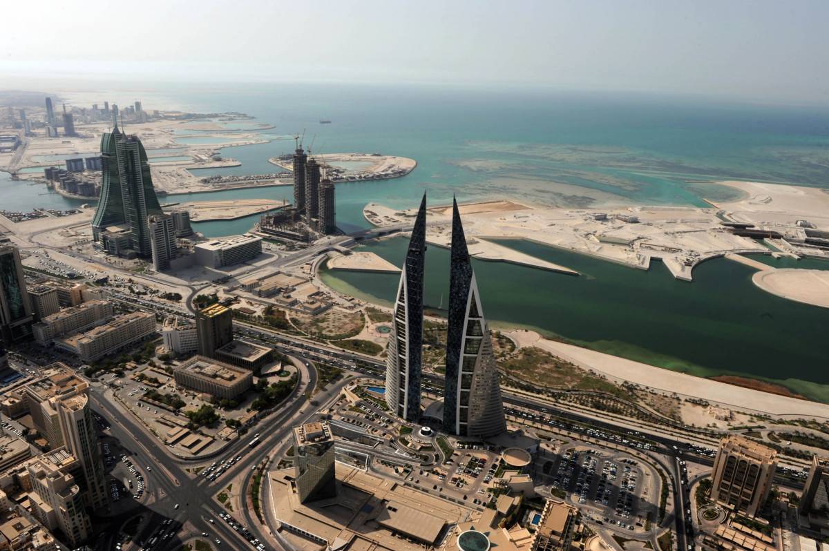 المركزي البحريني يطالب البنوك بتمديد مدفوعات قروض 6 أشهر إضافية