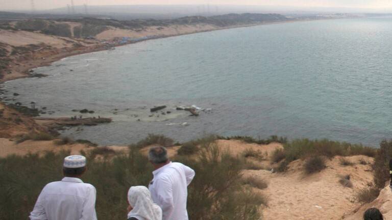 أمواج البحر تلقي سبع جثث على شاطئ في ولاية مستغانم الجزائرية