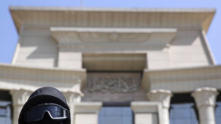الأجهزة الأمنية المصرية تستدعي مصور فيديو "واقعة وفاة مصابي كورونا" في المستشفى