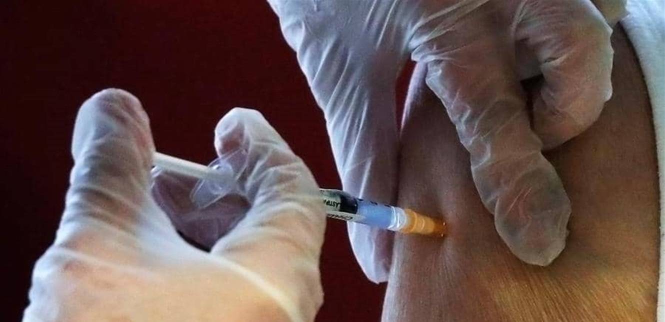 قد يؤدي إلى زيادة الإصابات: طريقة حقن لقاح "كورونا".. طبيب يحذر من أمر خطير