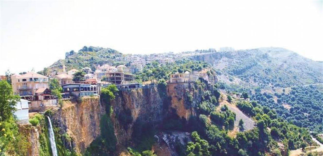 جزين  معزولة!