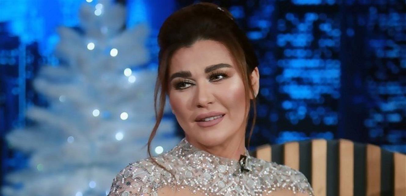 للمرة الأولى "كارت" زفاف نادين الراسي.. حفل كبير في إهدن والهدايا نقدية وبالدولار! (فيديو)