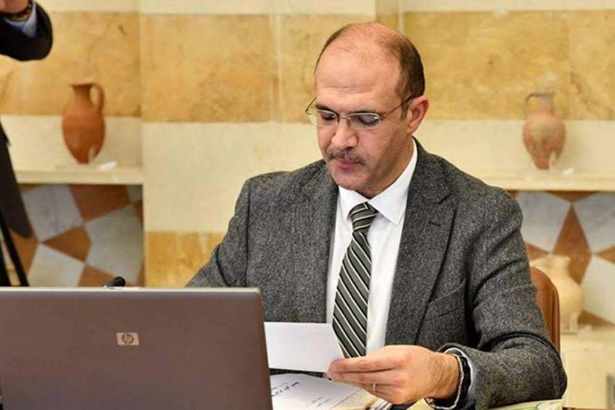 «علينا الاتكال على أنفسنا قبل رمي الكرة في ملعب الآخرين»
حسن : أتتبع مـلــف الـــدواء بتفاصيله وسأوقــف
التهريب والاحتكار وسنخفض أسعار الاستيراد