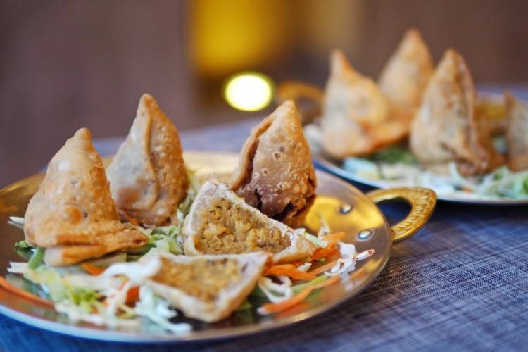 سمبوسة السمك بالكاري