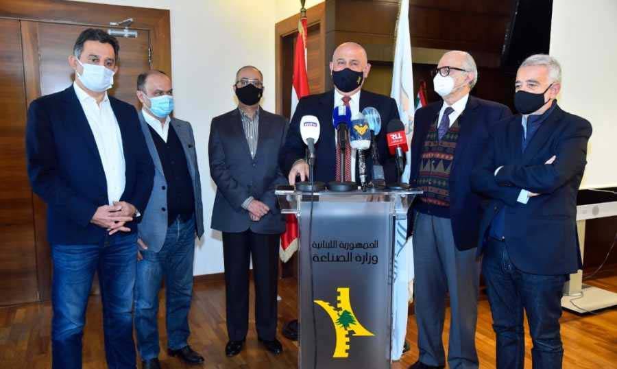 التقى وفداً من «جمعية الصناعيين»
حــب اللــه : ديـــــاب سيُصدر تعديـــلاً لــقرار الاقفال
بكــداش : نتخوف من ضرب الصناعة بعد السياحة والتجارة